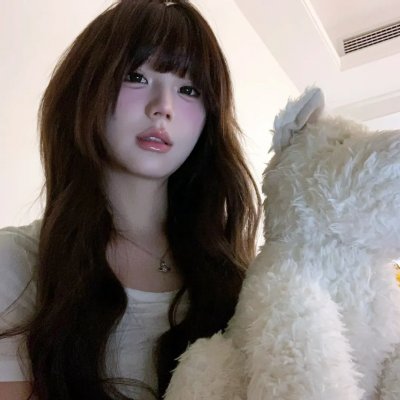 与暴君互换后，她地狱开局